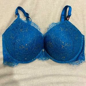 Victoria’s Secret bombshell bra